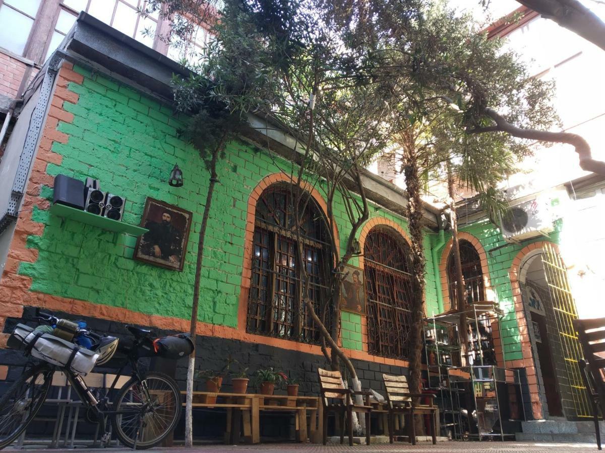 Flora Hostel Baku Exterior foto